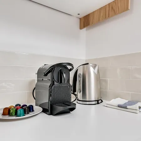 271 Temple - Superb In Paris. *